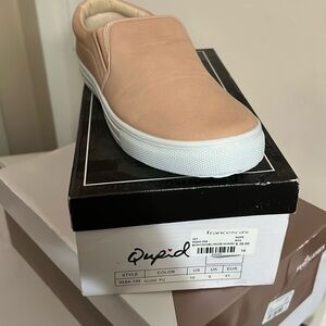 NWT nude slip on sneaker